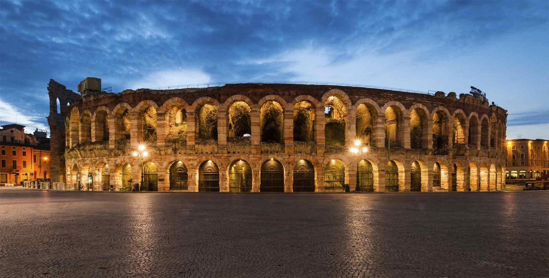 -Near Arena & Parking - Pet Friendly Historical Arena Palace Apartment Verona Exterior photo