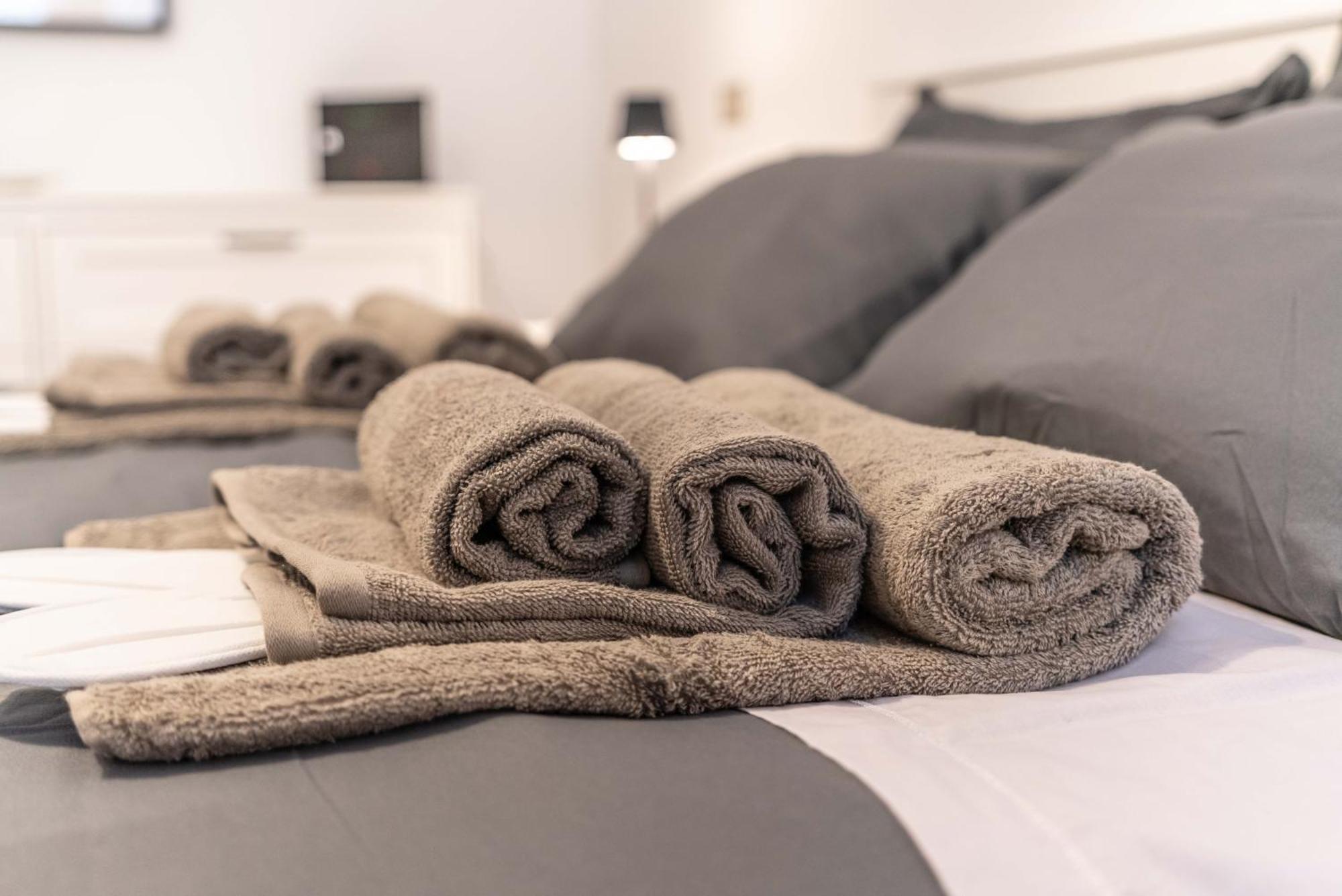 -Near Arena & Parking - Pet Friendly Historical Arena Palace Apartment Verona Exterior photo