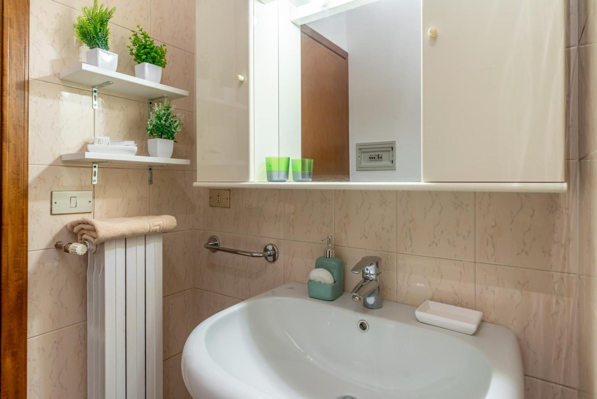 -Near Arena & Parking - Pet Friendly Historical Arena Palace Apartment Verona Exterior photo